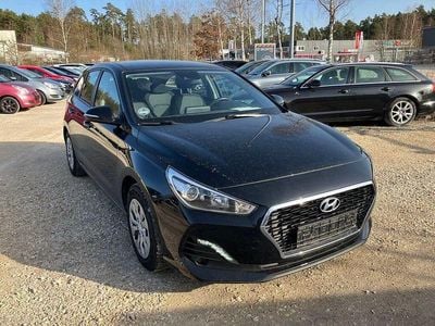 Gebraucht Hyundai i30 Passion 99 PS (72 kW) 2018 Schwarz Kombi