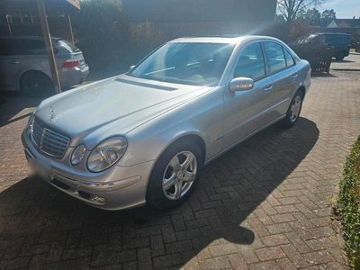 Usata Mercedes E320 204 CV (150 kW) 2002 Argento Berlina