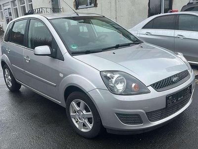 Gebraucht Ford Fiesta Style 69 PS (50 kW) 2008 Polarsilber metallic Kleinwagen