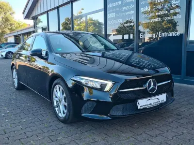 Gebraucht Mercedes A200 Night 163 PS (119 kW) 2023 Schwarz Limousine