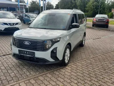 Gebraucht Ford Tourneo Courier Titanium 125 PS (91 kW) 2025 Grau Van / Kleinbus