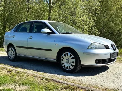 Usata Seat Cordoba Stylance 75 CV (55 kW) 2005 Argento Berlina