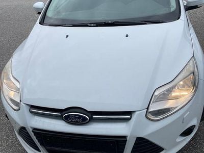 Gebraucht Ford Focus Trend 95 PS (69 kW) 2011 Weiß Limousine