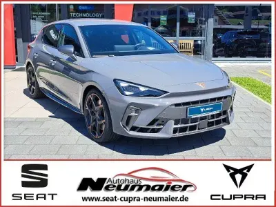 Neu Cupra Leon VZ 300 PS (220 kW) 2026 Grau Limousine
