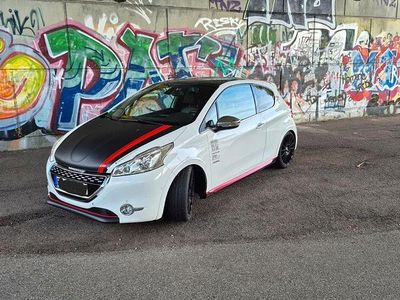 Gebraucht Peugeot 208 GTi 200 PS (147 kW) 2014 Weiß Kleinwagen