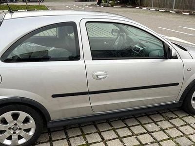Gebraucht Opel Corsa 90 PS (66 kW) 2004 Silber Kleinwagen