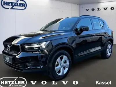 Gebraucht Volvo XC40 Momentum 129 PS (94 kW) 2022 Black solid (stone) / solid SUV