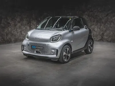 Gebraucht Smart ForTwo Electric Drive Passion Exclusive 60 kW (82 PS) 2024 Silber Coupé