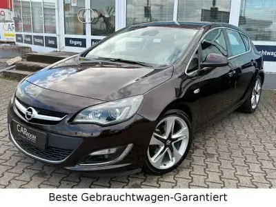 Gebraucht Opel Astra Innovation 165 PS (121 kW) 2013 Andere Limousine