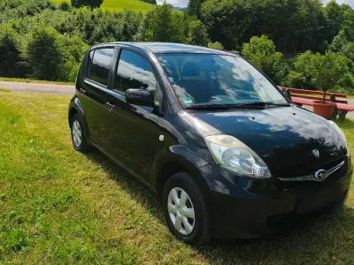 Gebraucht Subaru Justy 51 PS (37 kW) 2010 Schwarz Kleinwagen