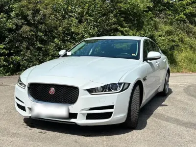 Gebraucht Jaguar XE Prestige 179 PS (131 kW) 2016 Weiß Limousine