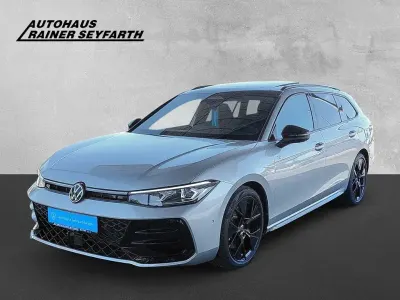 Gebraucht VW Passat R-line 193 PS (141 kW) 2025 Silber Kombi