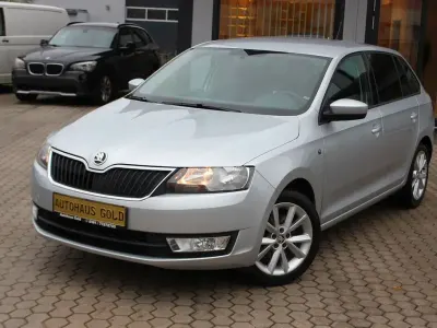 Gebraucht Skoda Rapid Ambition 105 PS (77 kW) 2015 Silber Kleinwagen