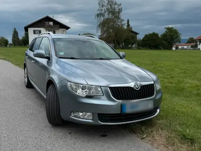 Gebraucht Skoda Superb 160 PS (117 kW) 2010 Silber Kombi
