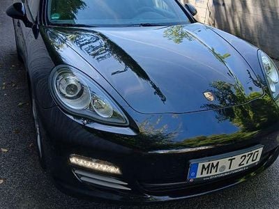 Porsche Panamera 4