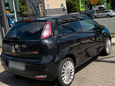 Gebraucht Fiat Punto Street 69 PS (50 kW) 2014 Schwarz Kleinwagen