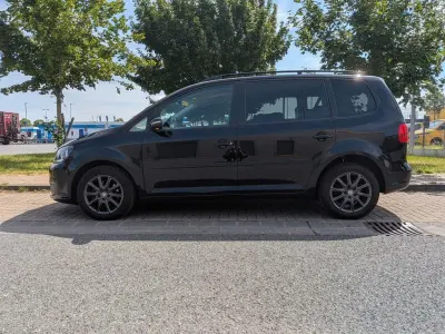 Gebraucht VW Touran Style 105 PS (77 kW) 2011 Schwarz Van / Kleinbus