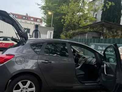 Gebraucht Opel Astra 81 PS (59 kW) 2012 Grau Kleinwagen