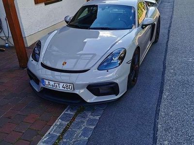 Porsche Cayman GT4