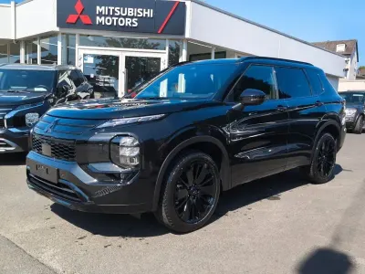 Neu Mitsubishi Outlander P-HEV 306 PS (225 kW) 2026 Schwarz SUV