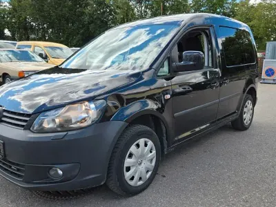 Używany VW Caddy Trendline 75 KM (55 kW) 2011 Czarny Minivan