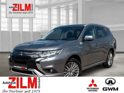 Gebraucht Mitsubishi Outlander P-HEV Basis 224 PS (164 kW) 2021 Platinumgrau SUV