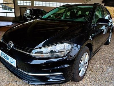 Gebraucht VW Golf VII Comfortline 116 PS (85 kW) 2018 Schwarz Kombi