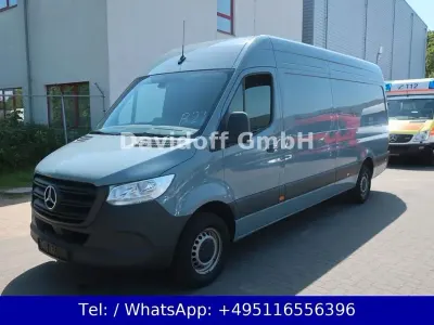 Gebraucht Mercedes Sprinter 150 PS (110 kW) 2024 Blau Van