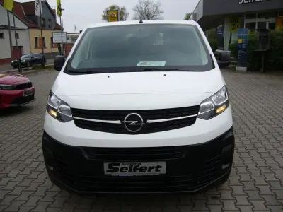 Gebraucht Opel Vivaro-e Combi Selection 144 PS (105 kW) 2022 Jade weiss/arktis weiss Van / Kleinbus
