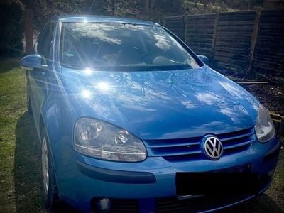 Usata VW Golf IV Trendline 90 CV (66 kW) 2004 Blu Berlina