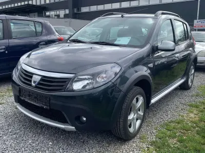 Gebraucht Dacia Sandero Stepway 87 PS (63 kW) 2011 Grau Limousine