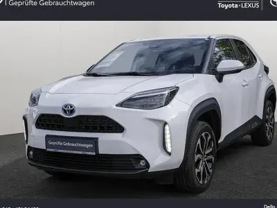 Gebraucht Toyota Yaris Cross Team 116 PS (85 kW) 2022 Weiß SUV