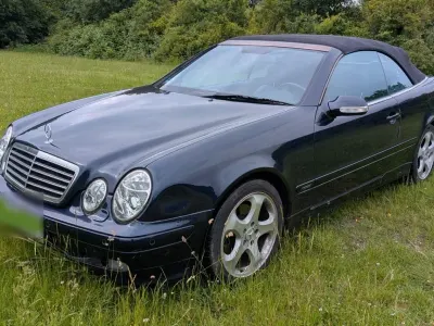 Gebraucht Mercedes CLK320 218 PS (160 kW) 2004 Blau Cabrio