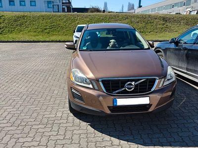 Gebraucht Volvo XC60 Drive Kinetic 163 PS (119 kW) 2010 Braun SUV