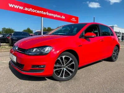 Gebraucht VW Golf VII LOUNGE 125 PS (91 kW) 2015 Rot Limousine