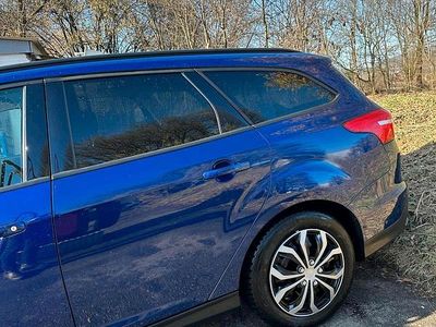 Second-hand Ford Focus 120 CP (88 kW) 2015 Albastru Break
