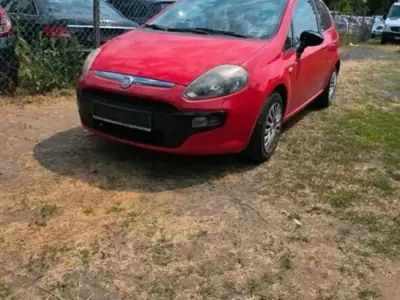 Gebraucht Fiat Punto 77 PS (56 kW) 2011 Rot Kleinwagen