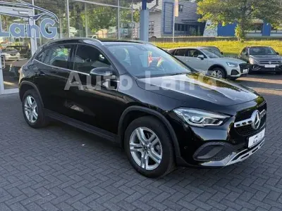 Używany Mercedes GLA180 116 KM (85 kW) 2022 Czarny SUV