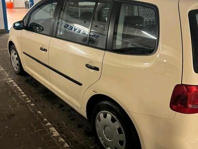 Gebraucht VW Touran 105 PS (77 kW) 2012 Gelb Van / Kleinbus