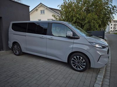 Second-hand Ford Tourneo Titanium X 170 CP (125 kW) 2025 Gri Monovolum