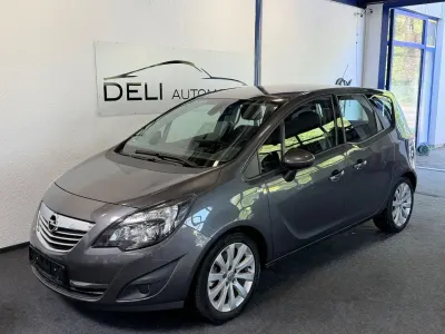 Usado Opel Meriva Innovation 140 HP (102 kW) 2011 Cinzento Monovolume
