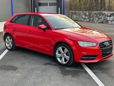 Gebraucht Audi A3 Sport 150 PS (110 kW) 2014 Rot Limousine