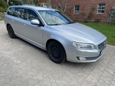 Gebraucht Volvo V70 Summum 215 PS (158 kW) 2015 Silber Kombi