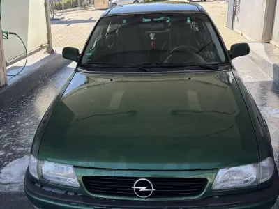 Gebraucht Opel Astra 101 PS (74 kW) 1997 Limousine