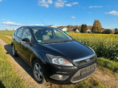 Gebraucht Ford Focus 100 PS (73 kW) 2010 Schwarz Limousine