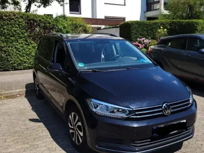 Gebraucht VW Touran Comfortline 150 PS (110 kW) 2021 Schwarz Van / Kleinbus