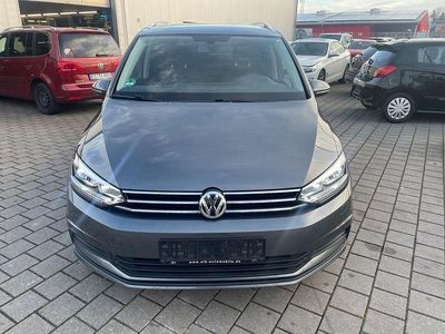 Grau Gebraucht 2016 VW Touran Comfortline Van / Kleinbus | 15.900 € (Fairer Preis)