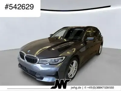 Gebraucht BMW 320 Advantage 190 PS (139 kW) 2022 Grau Kombi
