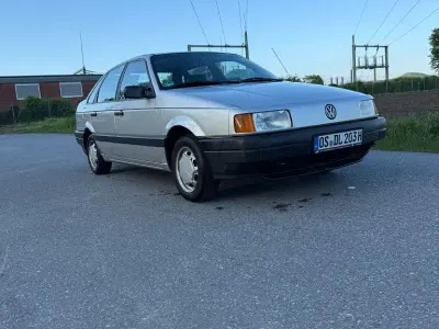 Gebraucht VW Passat 75 PS (55 kW) 1988 Silber Limousine