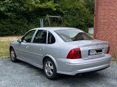 Gebraucht Opel Vectra 101 PS (74 kW) 2001 Grau Limousine